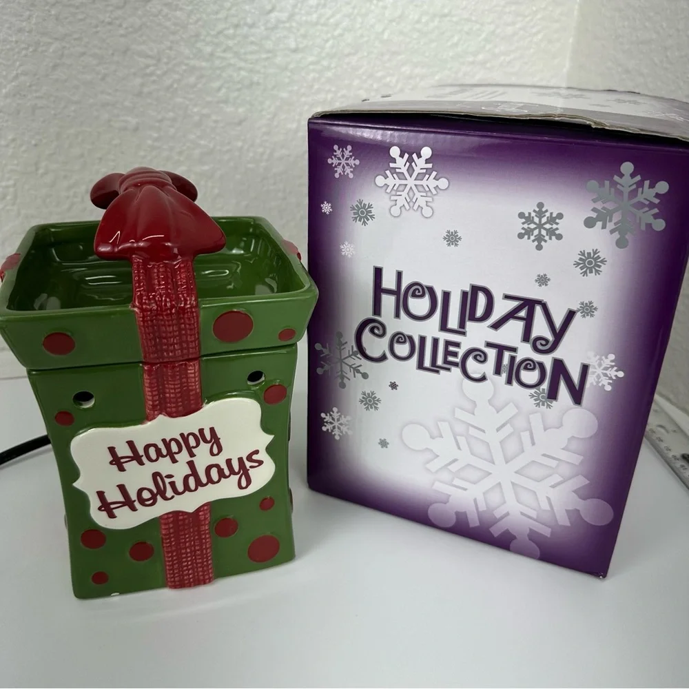 Scentsy All Wrapped Up Full Size Warmer Christmas Gift Holiday Collection Decor